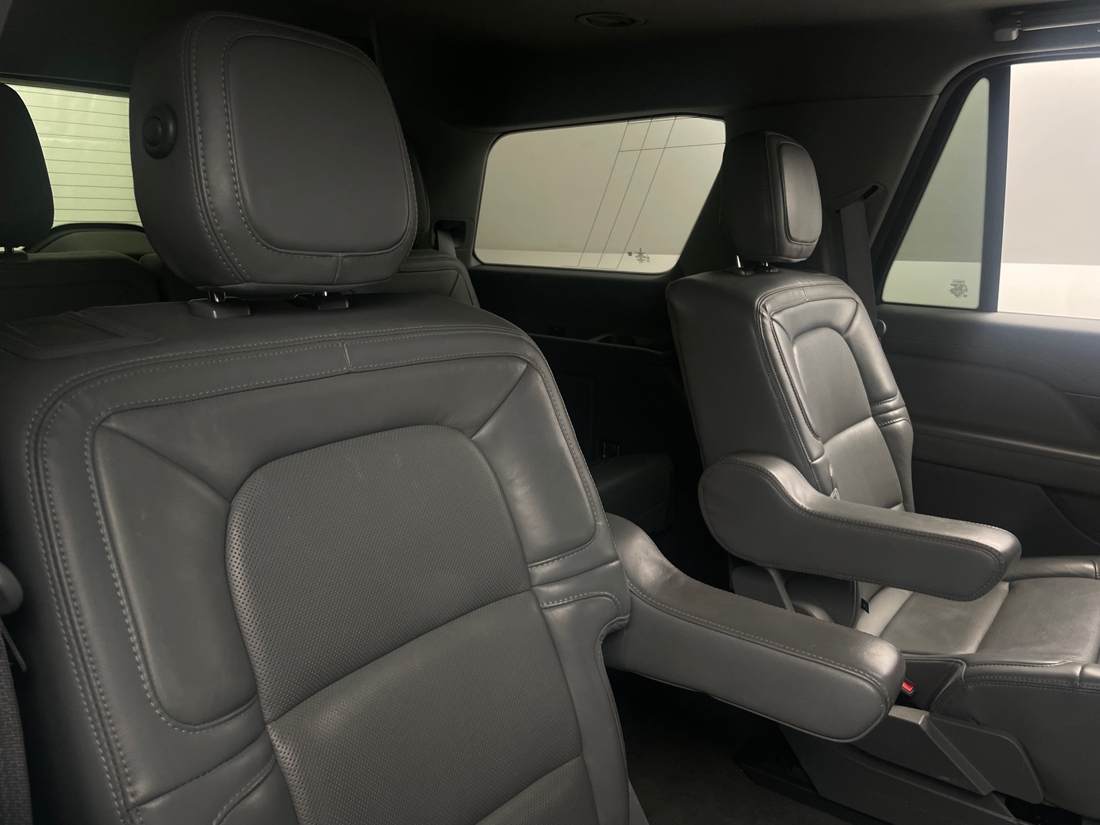 Thumbnail: 2020 Lincoln Navigator - 5