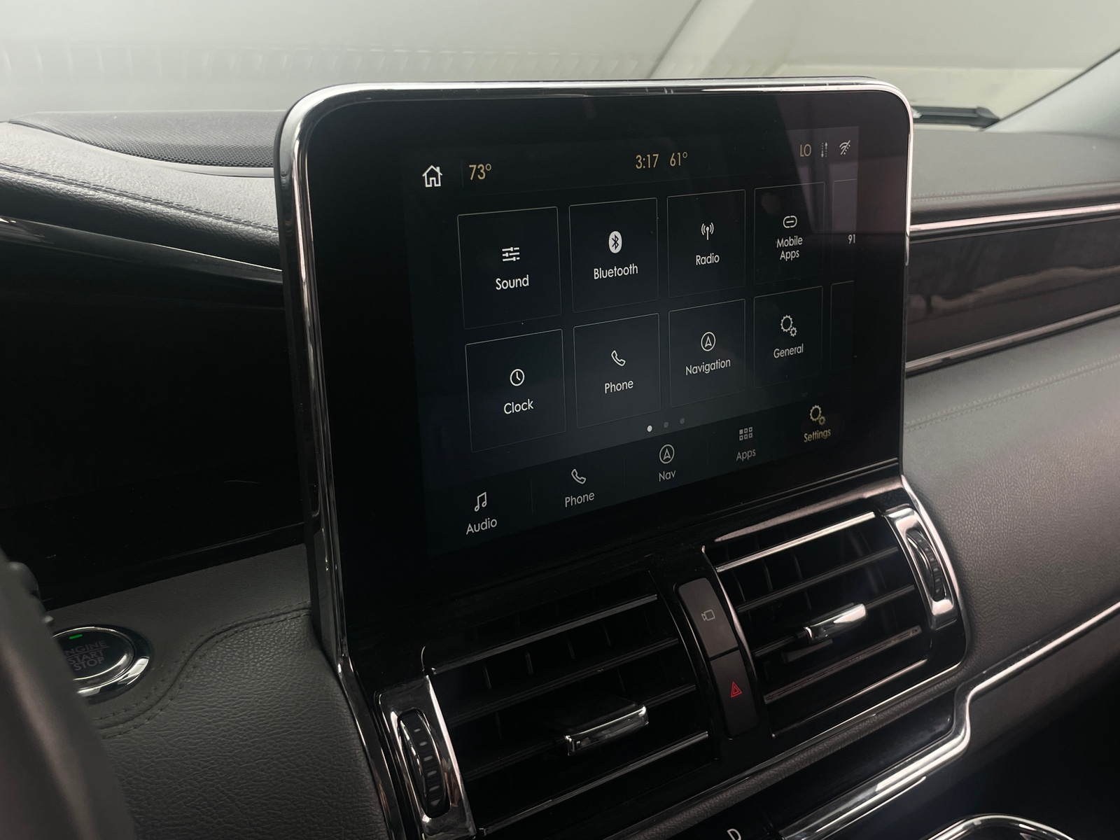 Thumbnail: 2020 Lincoln Navigator - 3