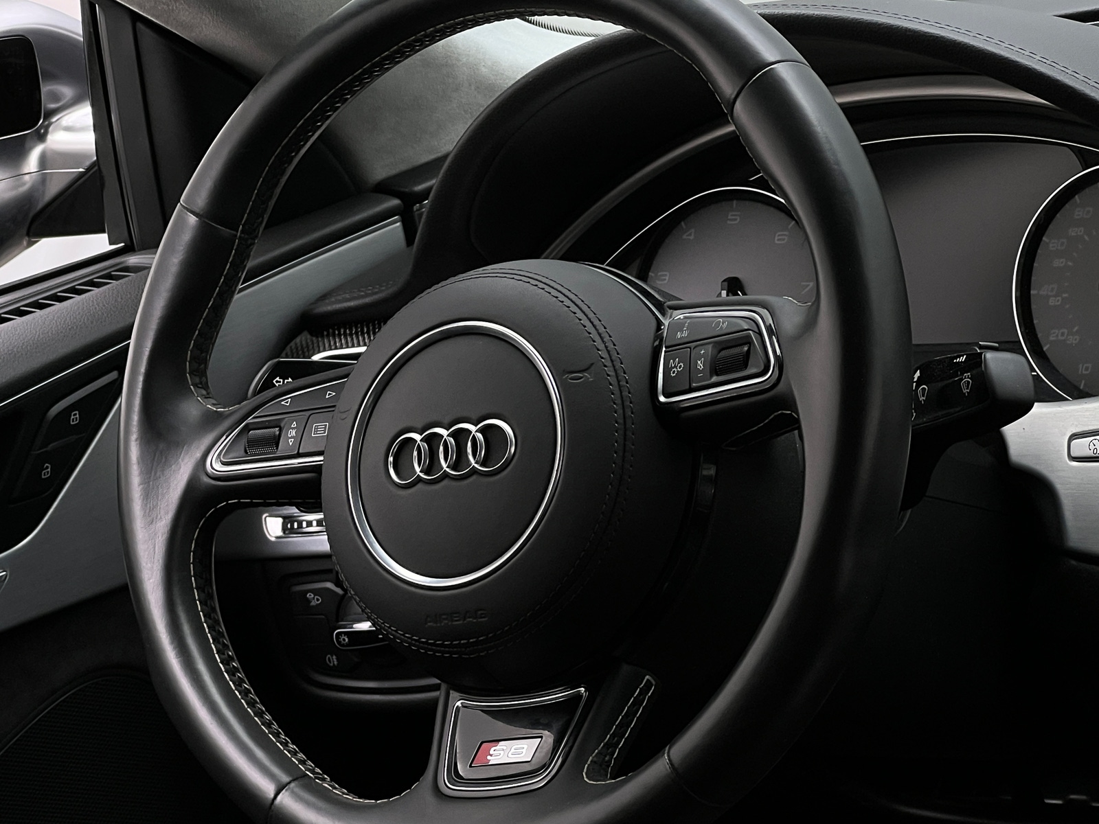 Thumbnail: 2014 Audi S8 - 4