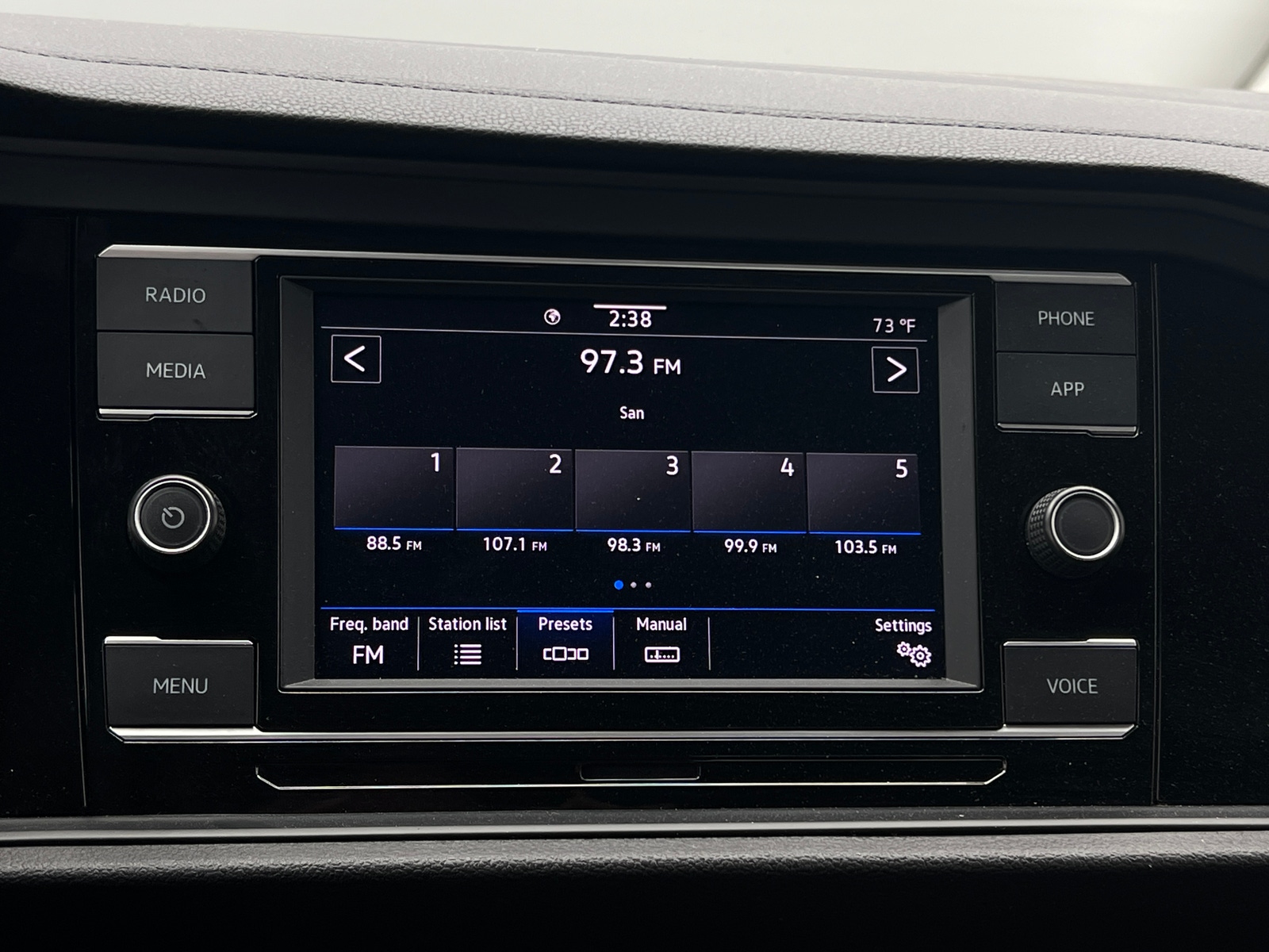 Thumbnail: 2023 Volkswagen Jetta - 4