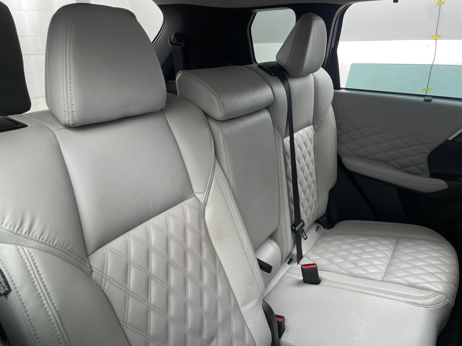 Thumbnail: 2023 Mitsubishi Outlander - 5