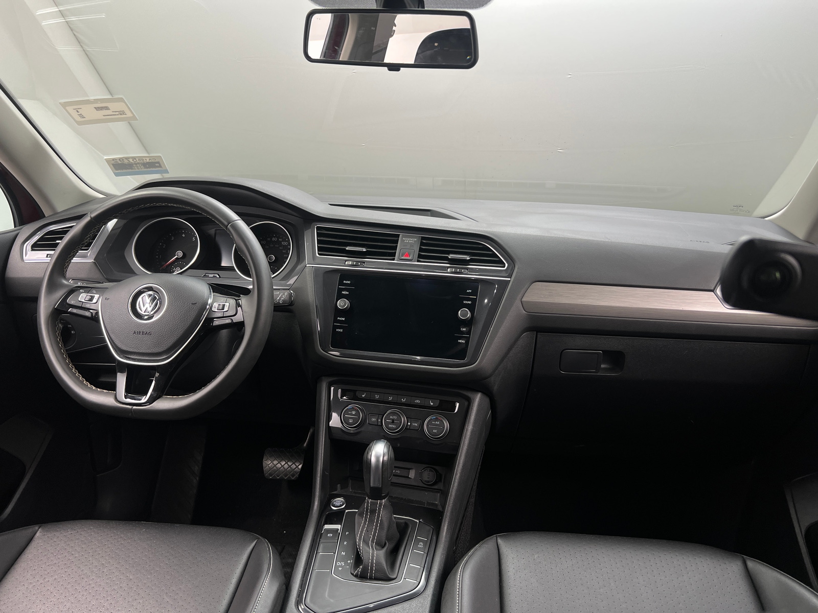 Thumbnail: 2021 Volkswagen Tiguan - 2