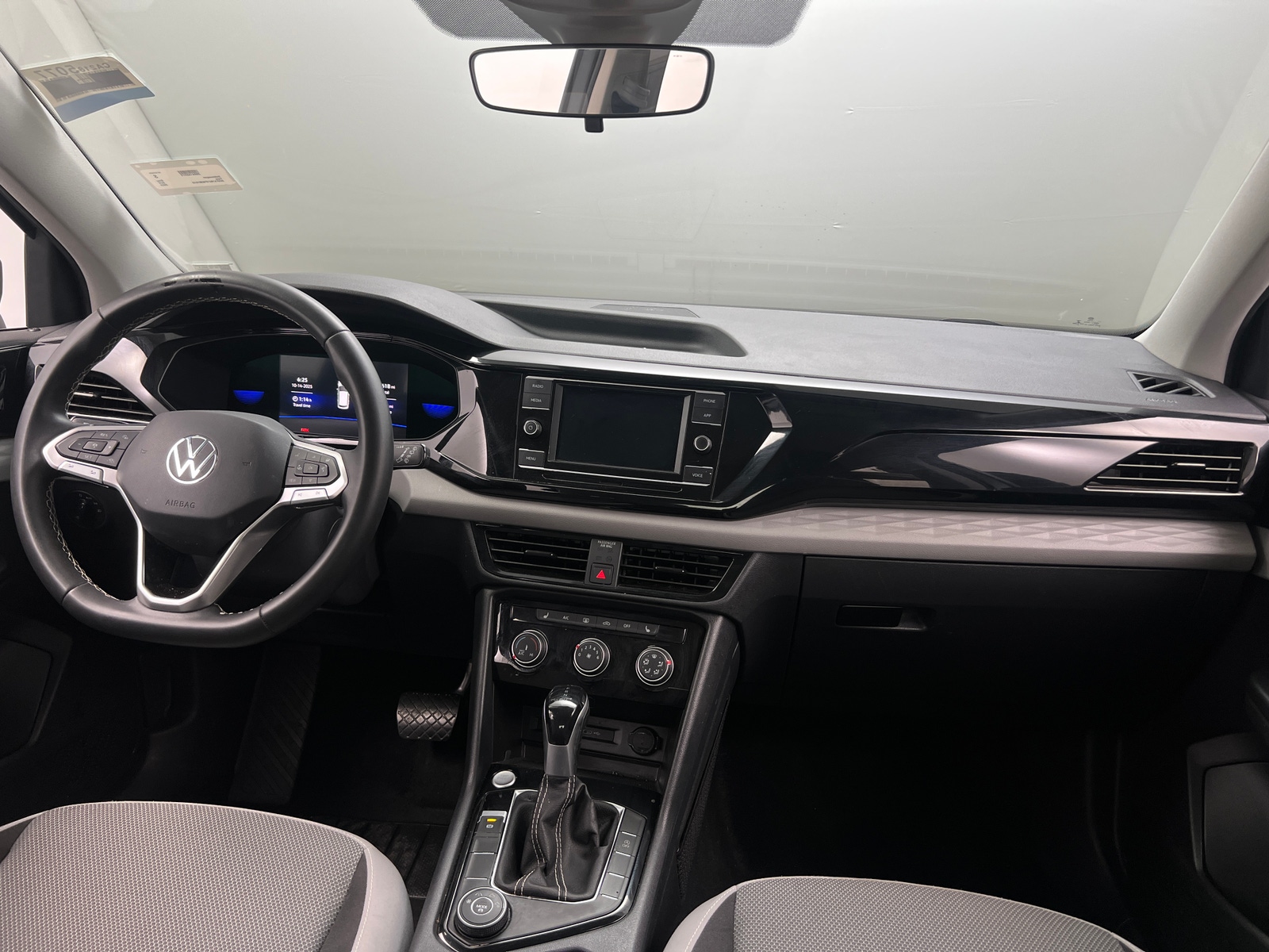 Thumbnail: 2023 Volkswagen Taos - 3