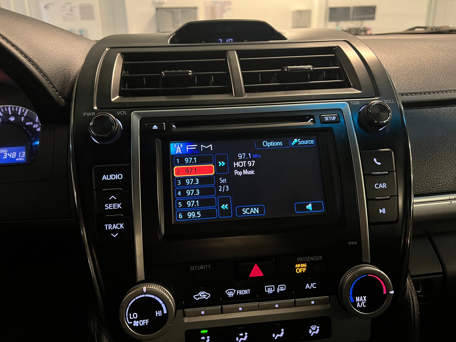 Thumbnail: 2014 Toyota Camry - 4