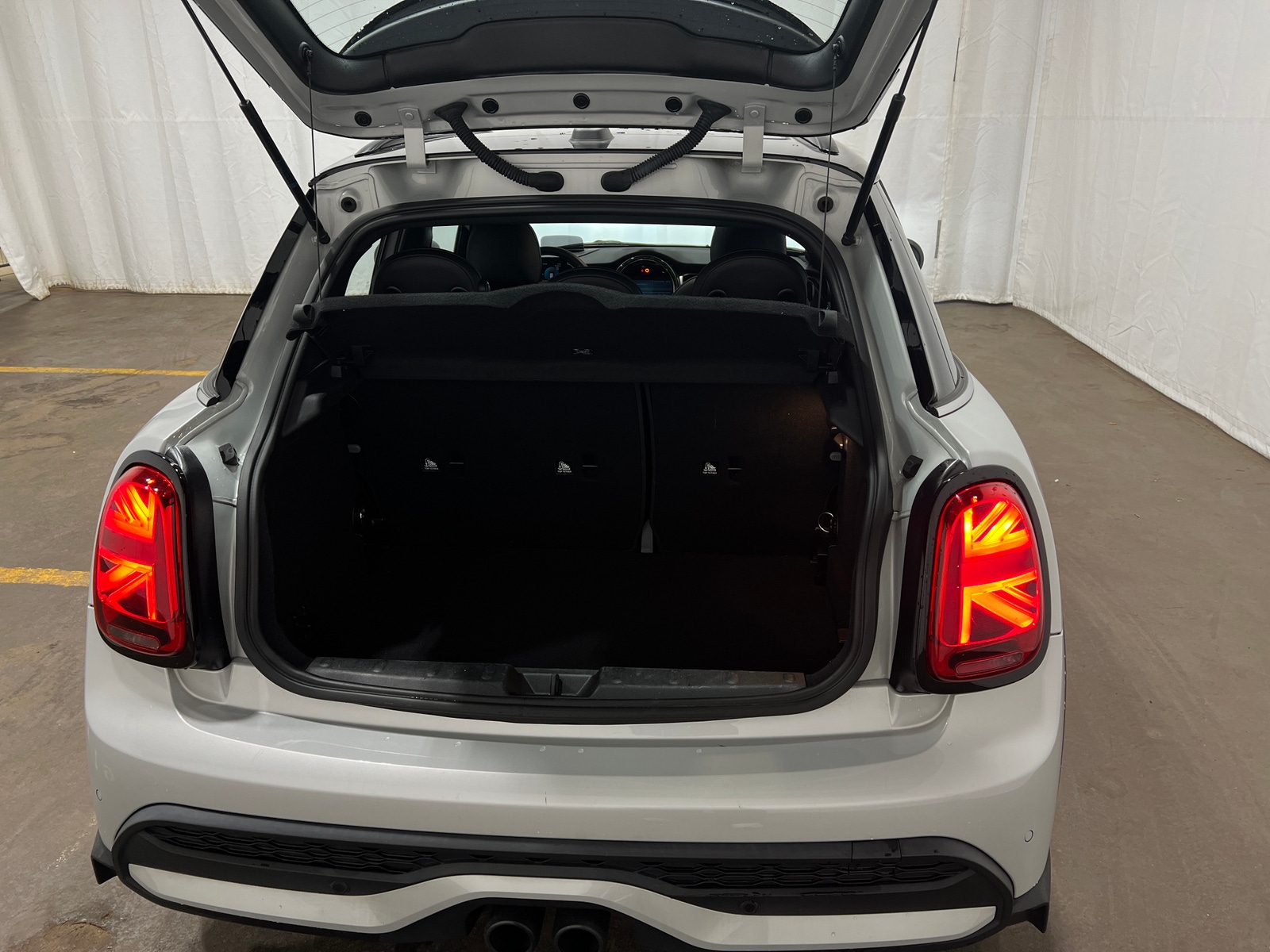 Thumbnail: 2023 MINI Cooper Hardtop - 6