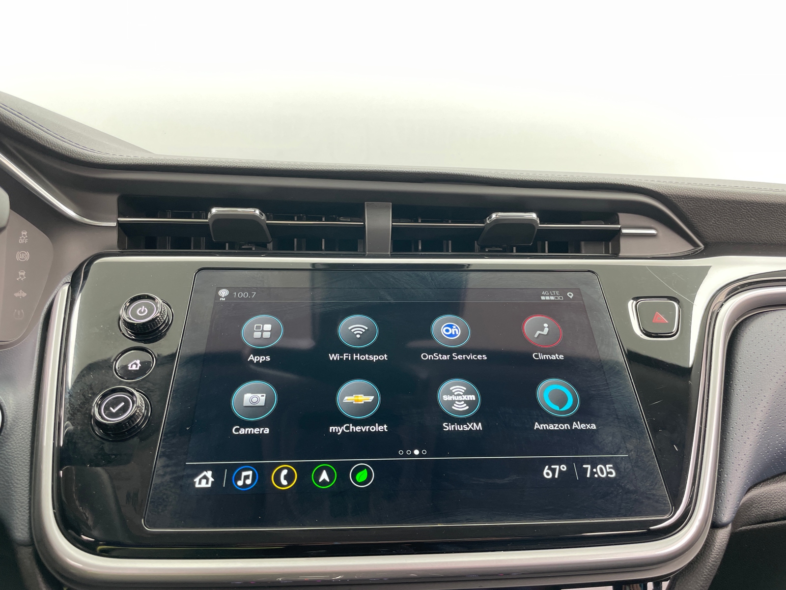 Thumbnail: 2023 Chevrolet Bolt EUV - 3