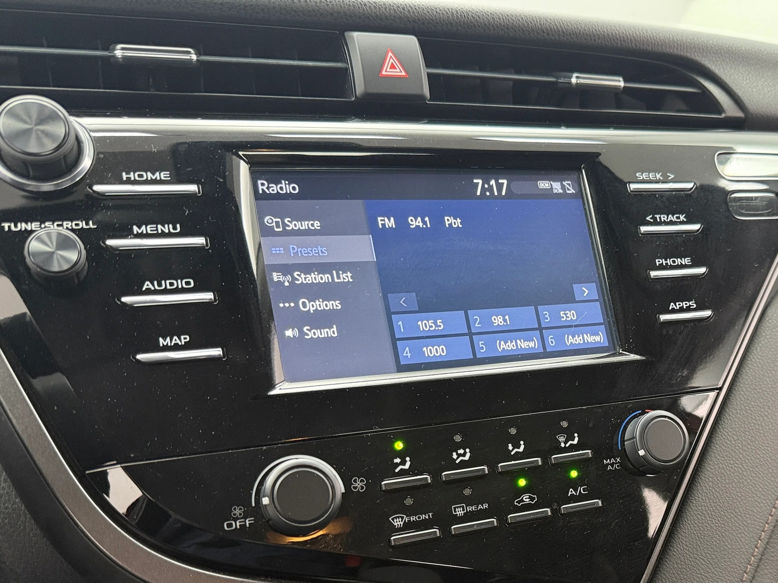 Thumbnail: 2019 Toyota Camry - 4