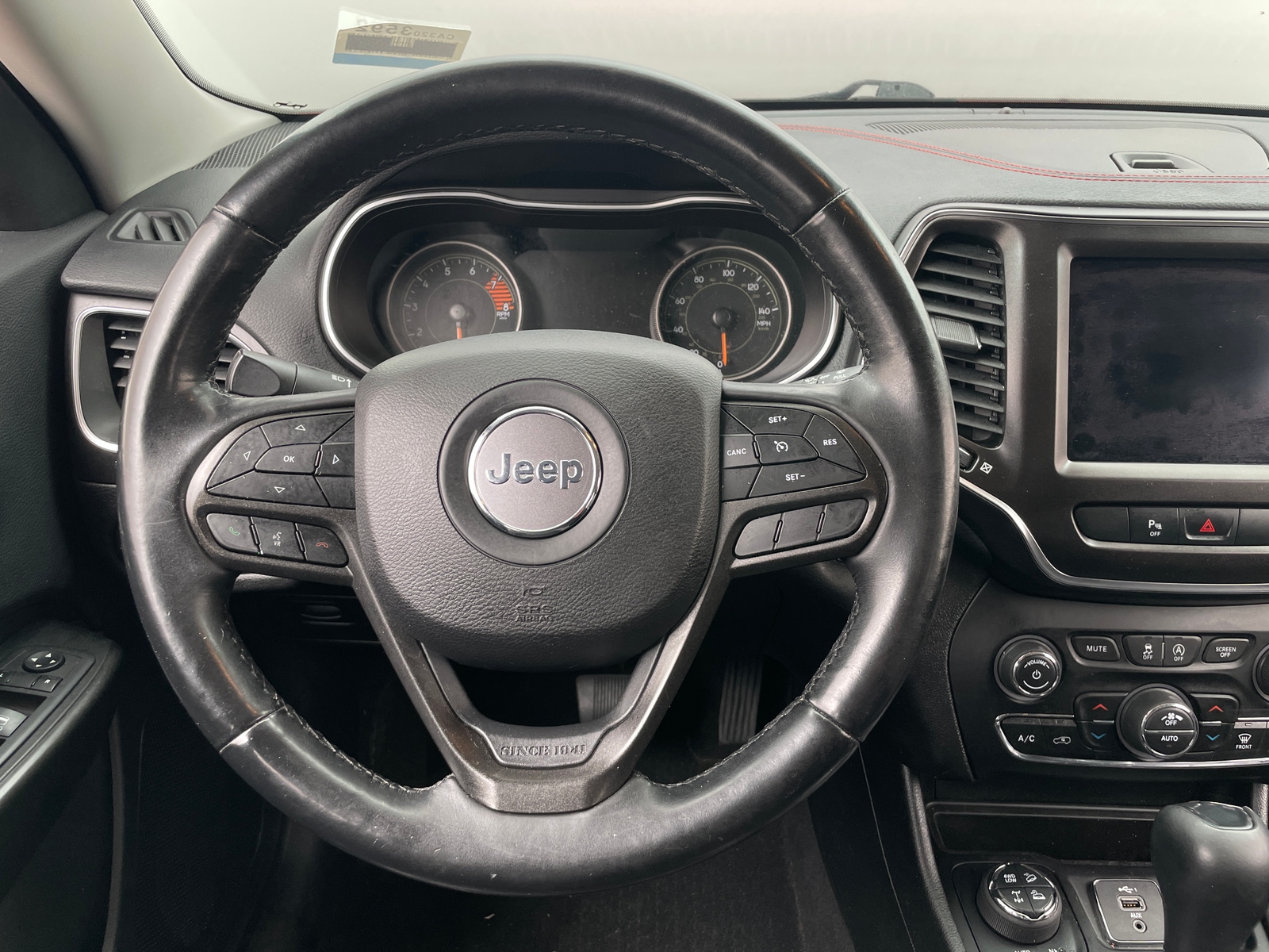 Thumbnail: 2019 Jeep Cherokee - 5