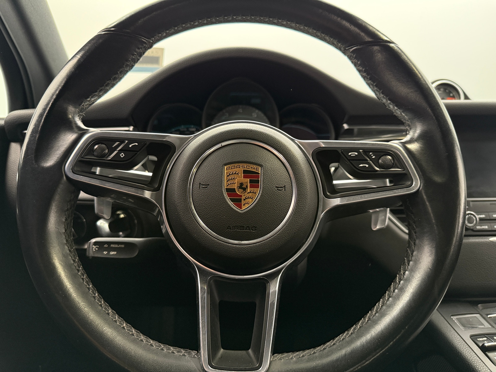 Thumbnail: 2017 Porsche Macan - 4