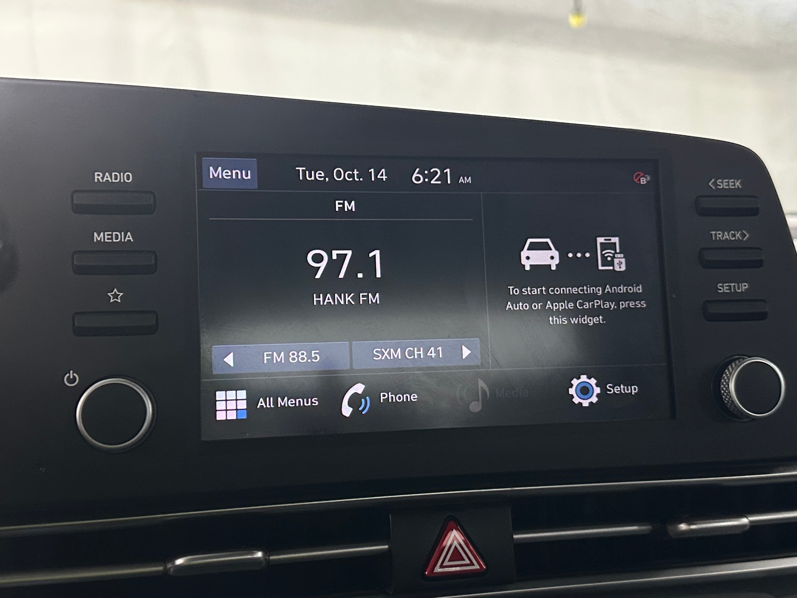 Thumbnail: 2023 Hyundai Elantra - 4