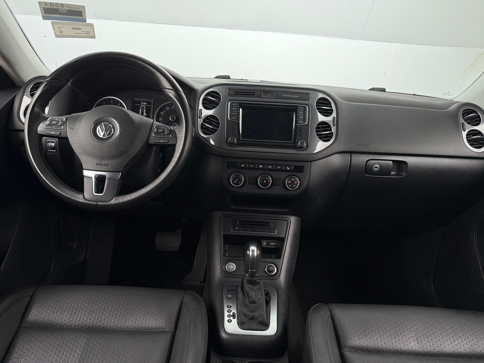 Thumbnail: 2016 Volkswagen Tiguan - 3