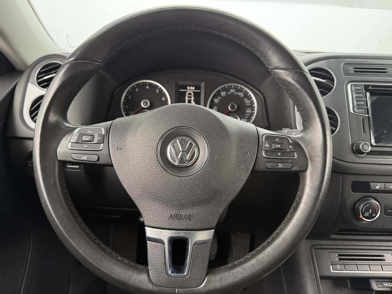 Thumbnail: 2016 Volkswagen Tiguan - 5
