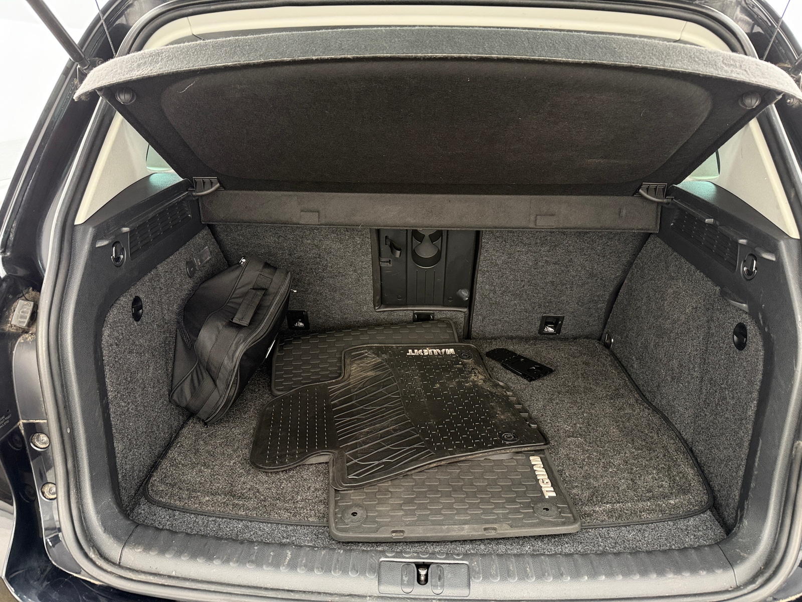 Thumbnail: 2016 Volkswagen Tiguan - 7