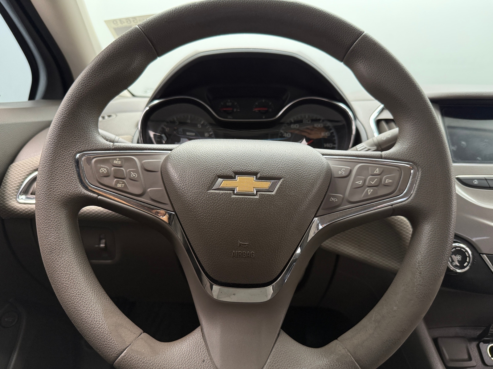 Thumbnail: 2017 Chevrolet Cruze - 5