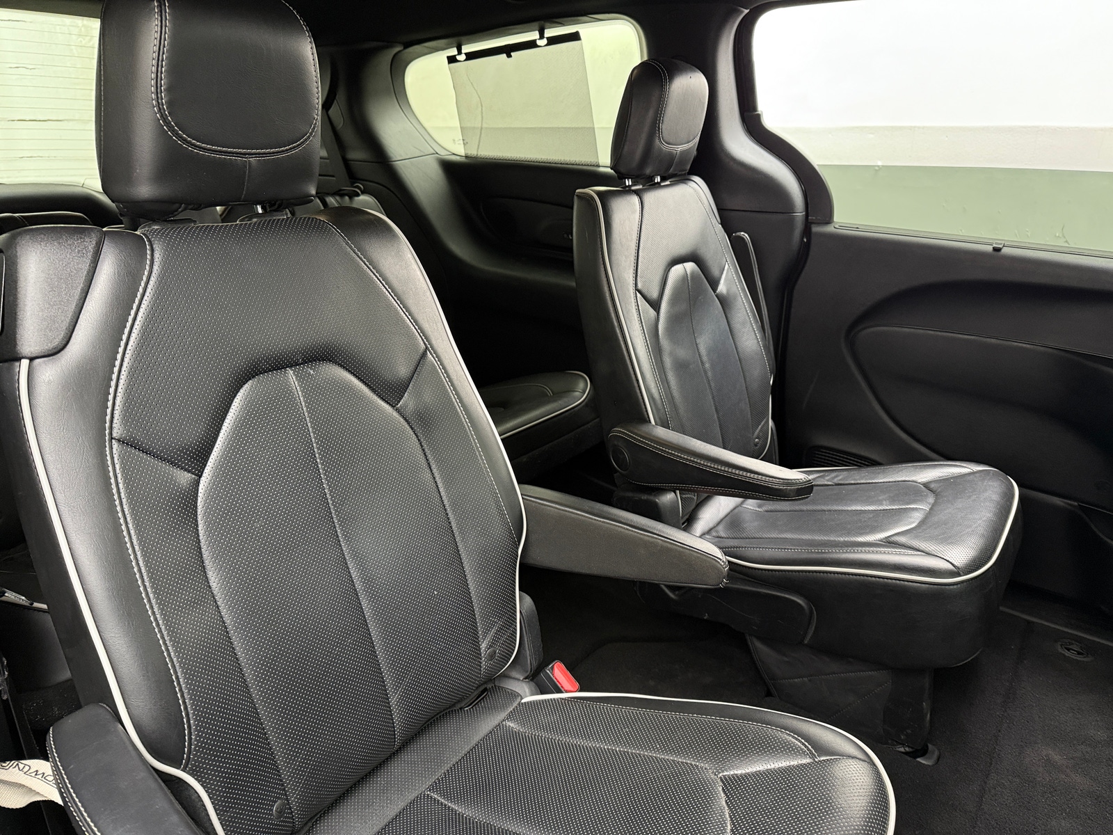Thumbnail: 2018 Chrysler Pacifica - 5