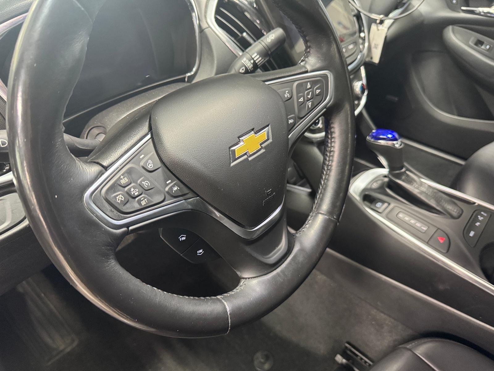 Thumbnail: 2018 Chevrolet Volt - 4