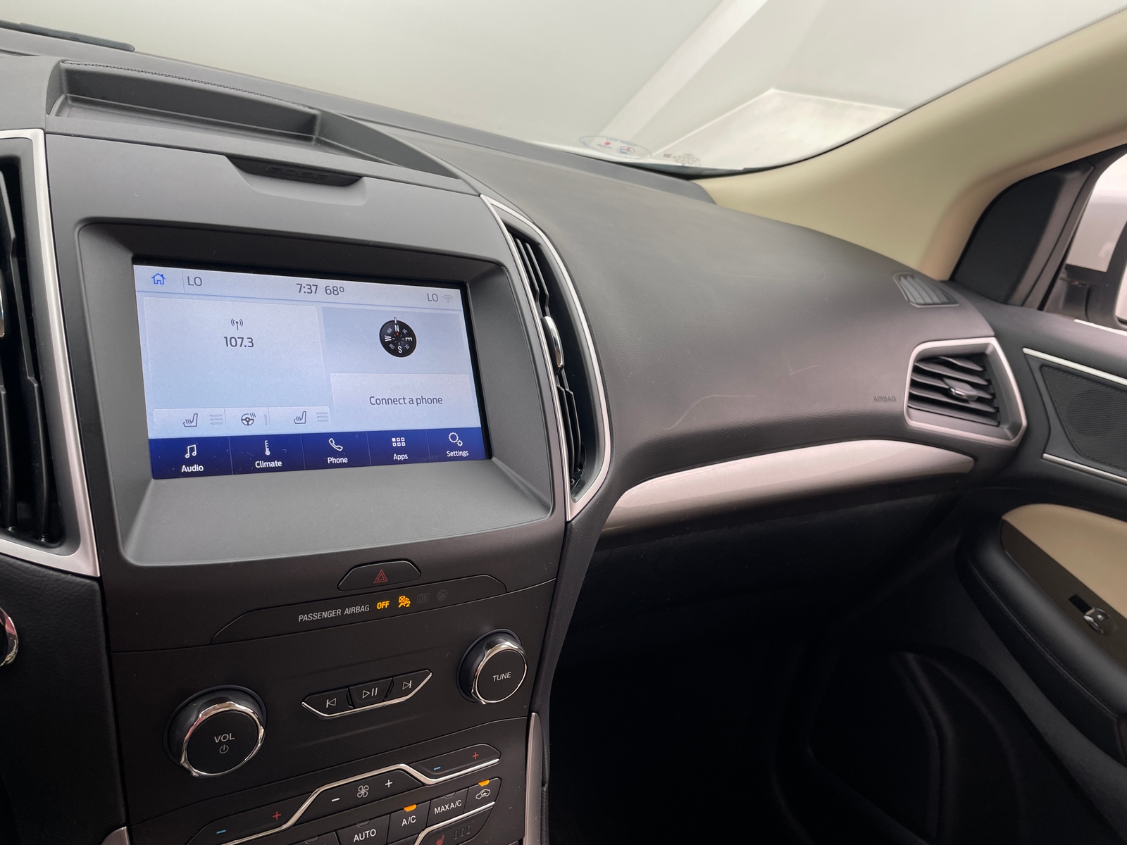 Thumbnail: 2020 Ford Edge - 3
