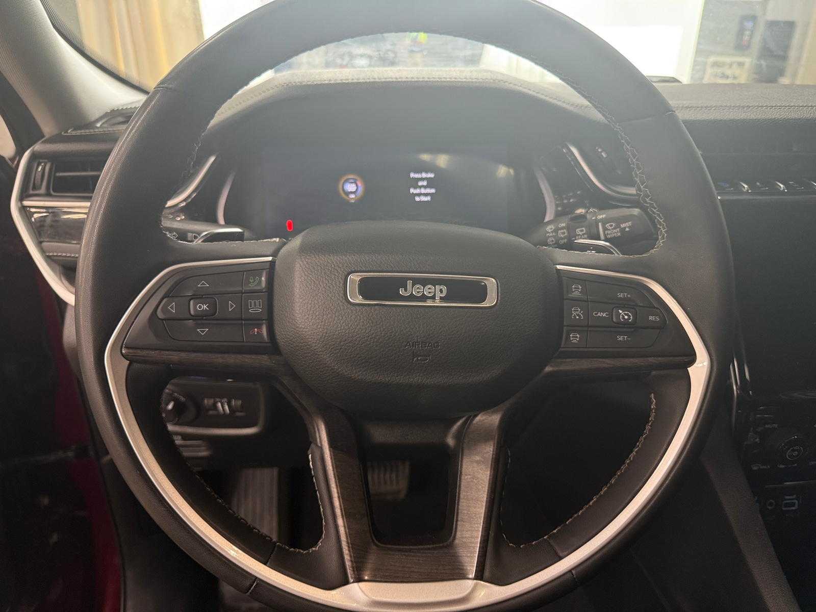 Thumbnail: 2023 Jeep Grand Cherokee - 4