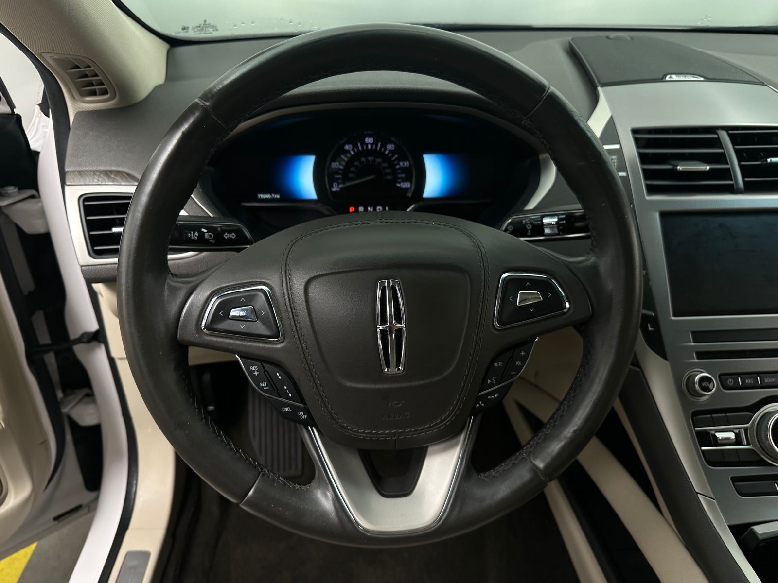 Thumbnail: 2019 Lincoln MKZ - 4