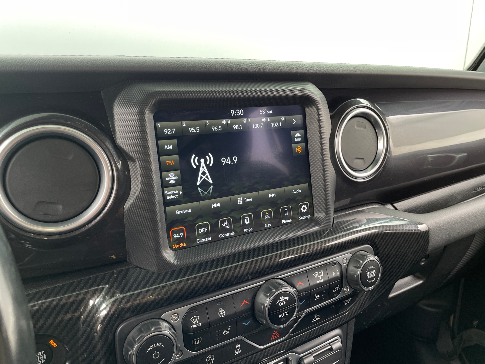 Thumbnail: 2021 Jeep Wrangler - 3