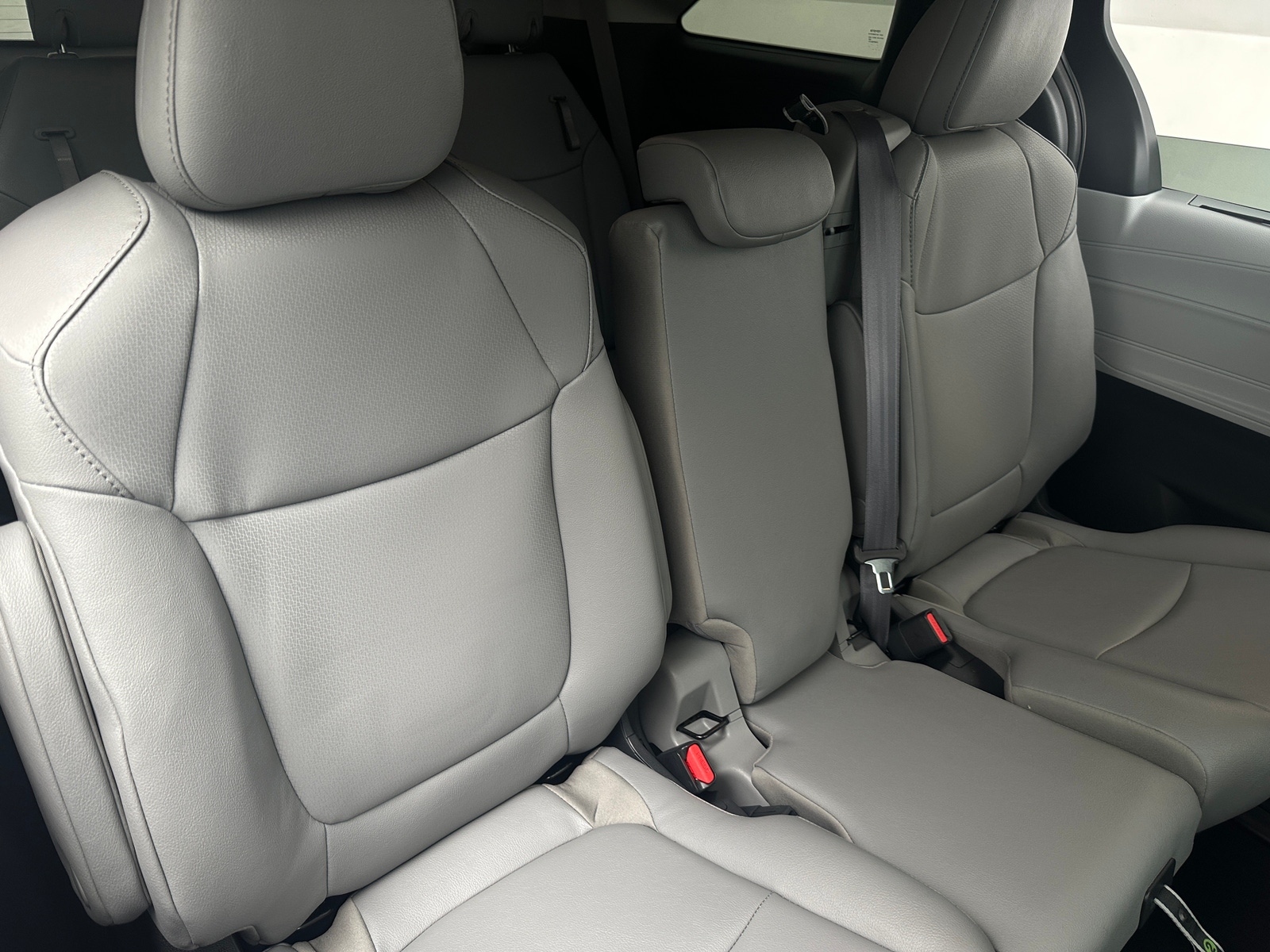 Thumbnail: 2025 Toyota Sienna - 5