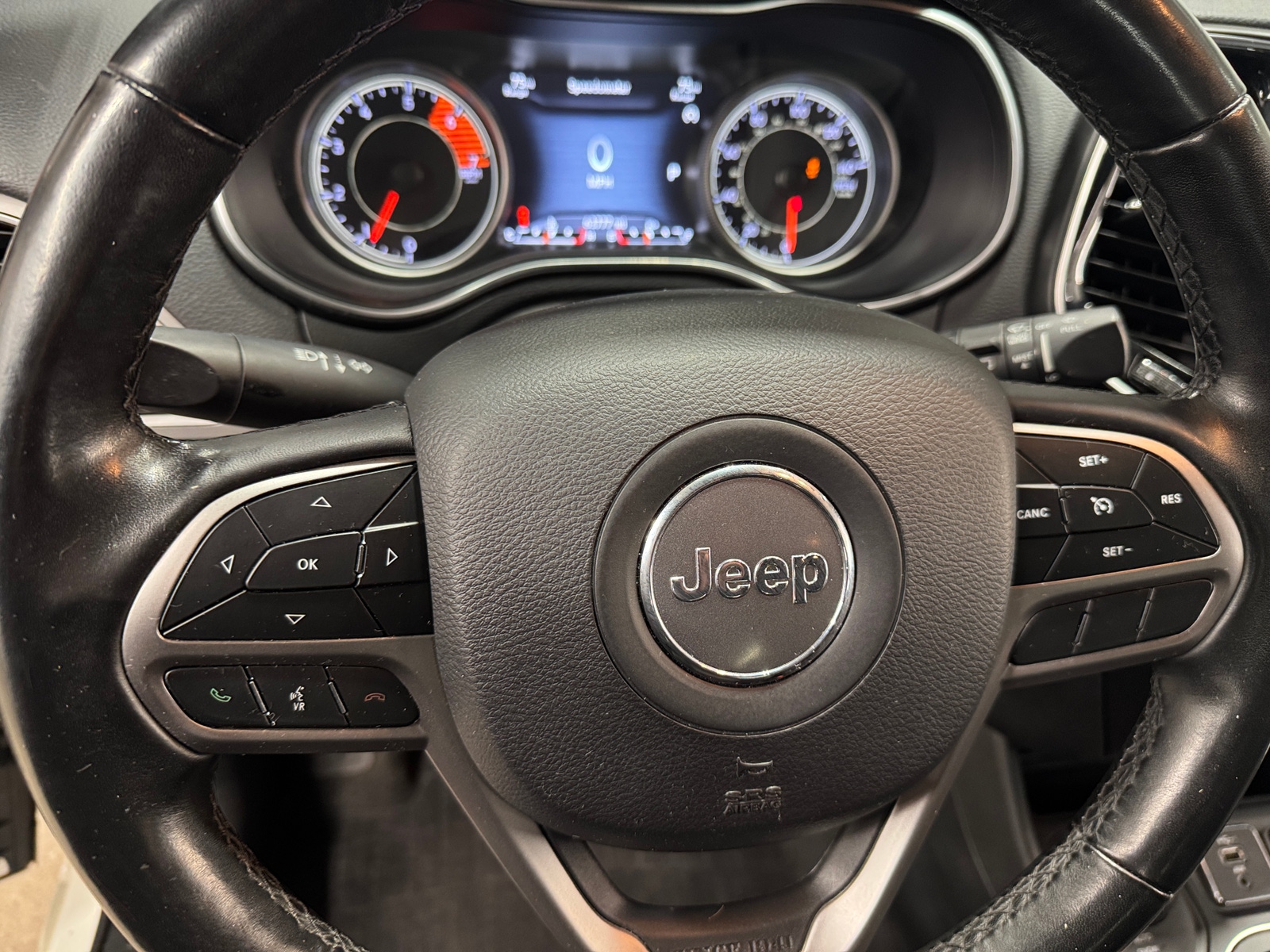 Thumbnail: 2019 Jeep Cherokee - 4