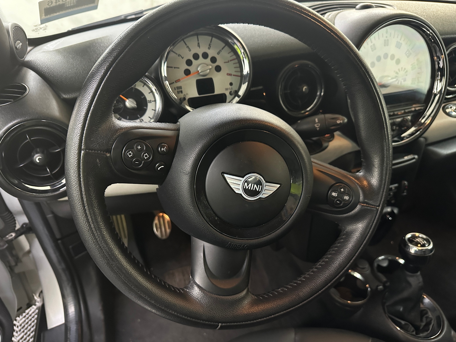 Thumbnail: 2012 MINI Cooper Roadster - 4