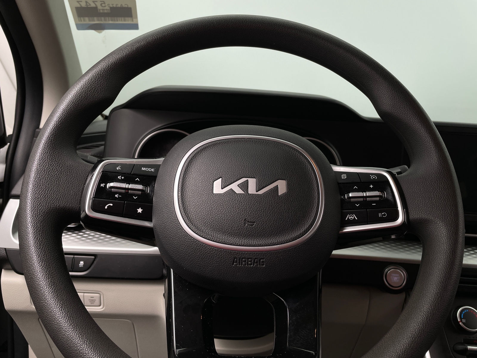 Thumbnail: 2022 Kia Carnival - 5