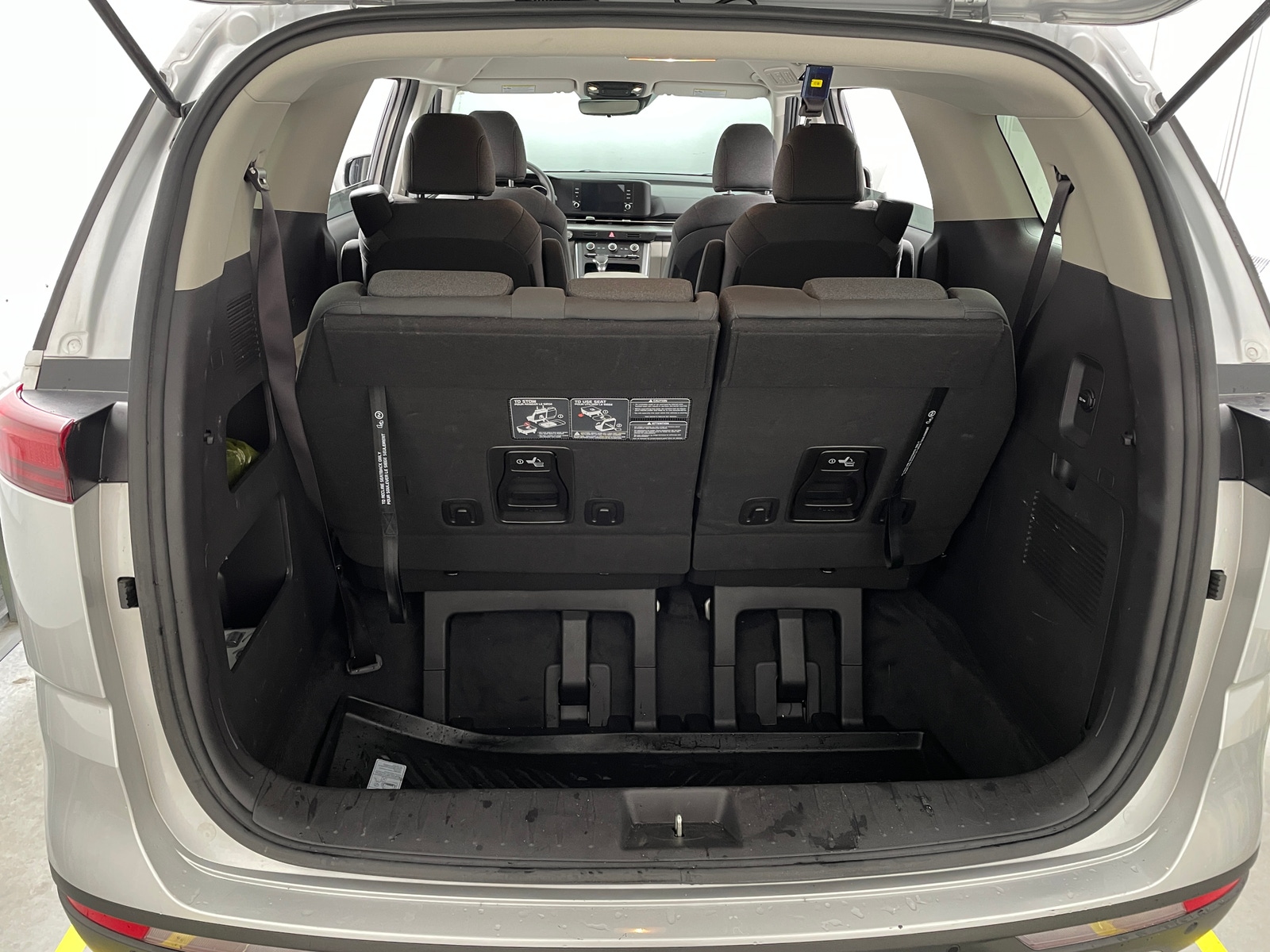 Thumbnail: 2022 Kia Carnival - 7