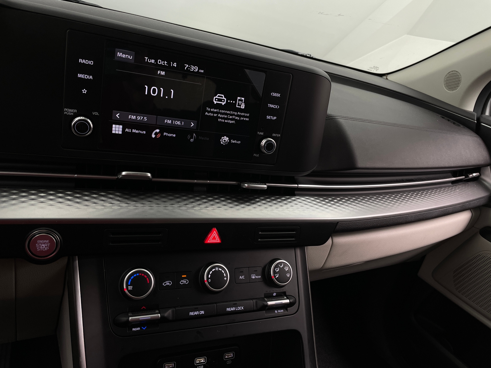 Thumbnail: 2022 Kia Carnival - 4