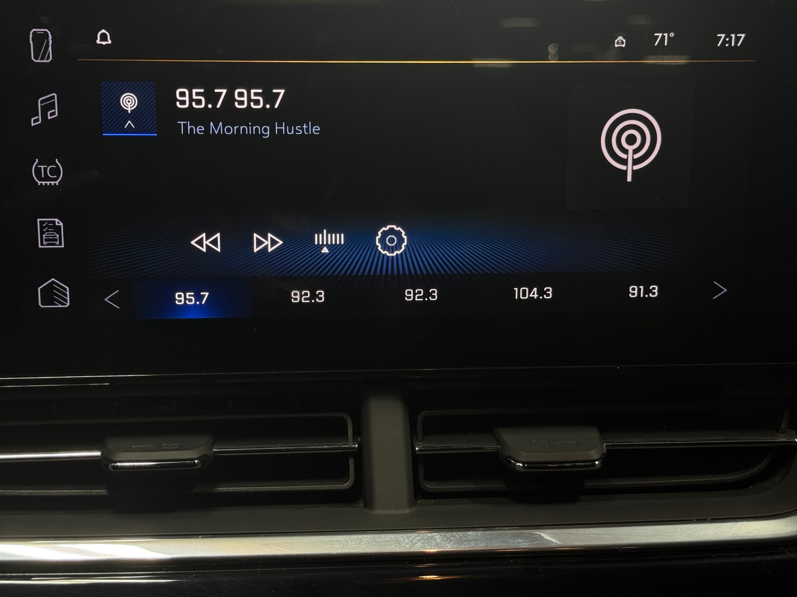 Thumbnail: 2024 Chevrolet Trax - 3