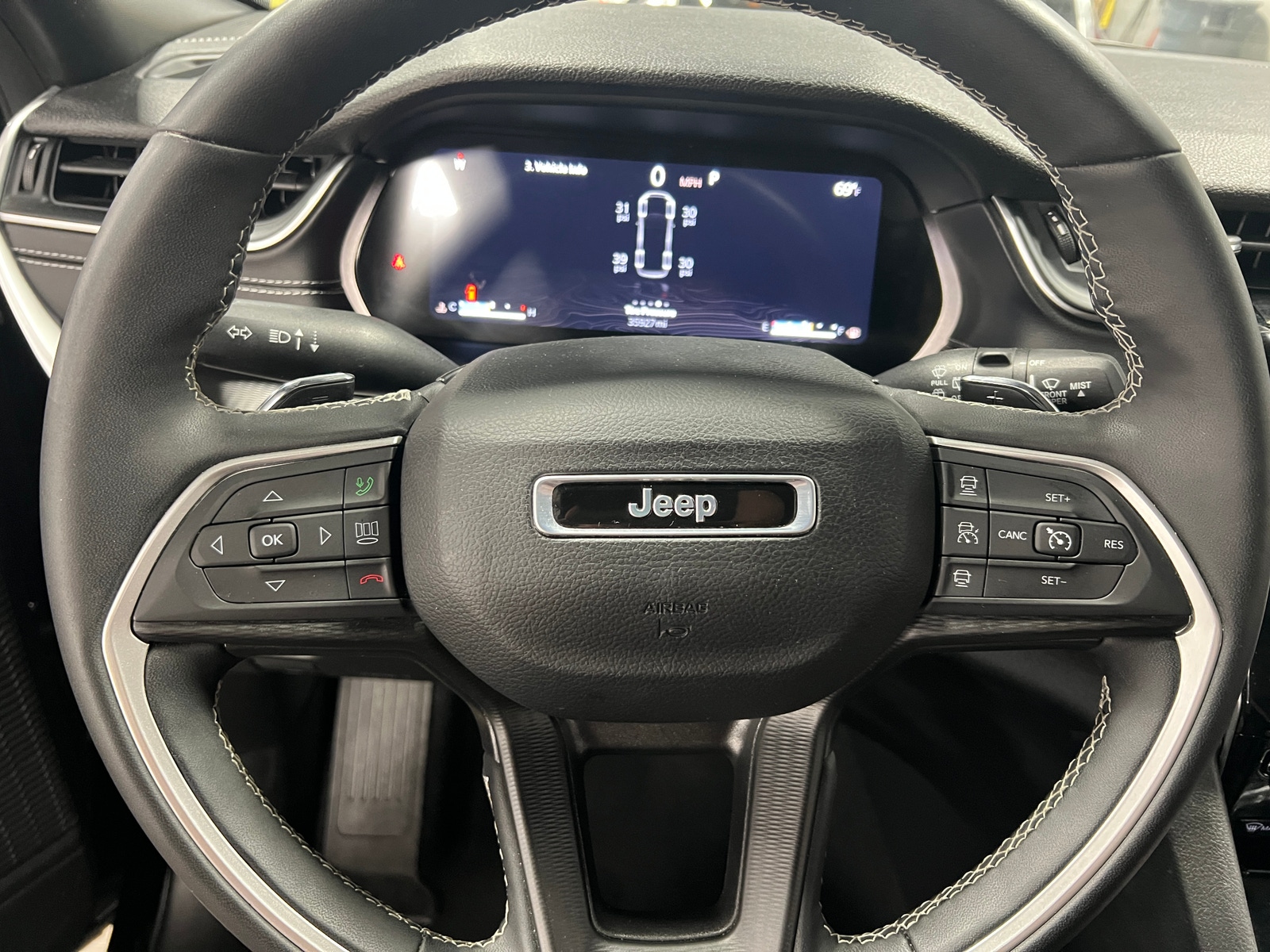 Thumbnail: 2024 Jeep Grand Cherokee L - 4