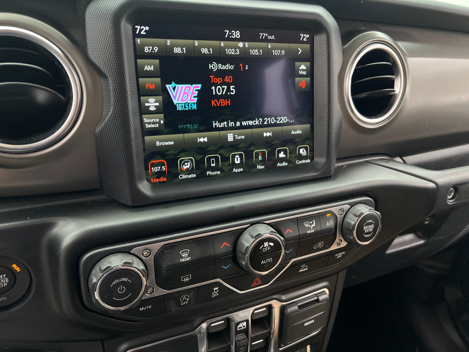 Thumbnail: 2022 Jeep Wrangler - 3