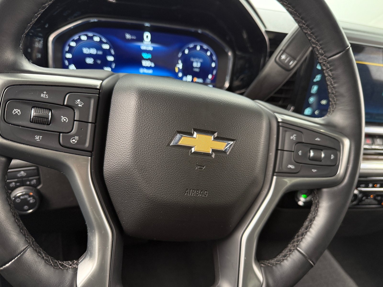 Thumbnail: 2023 Chevrolet Silverado 1500 - 5