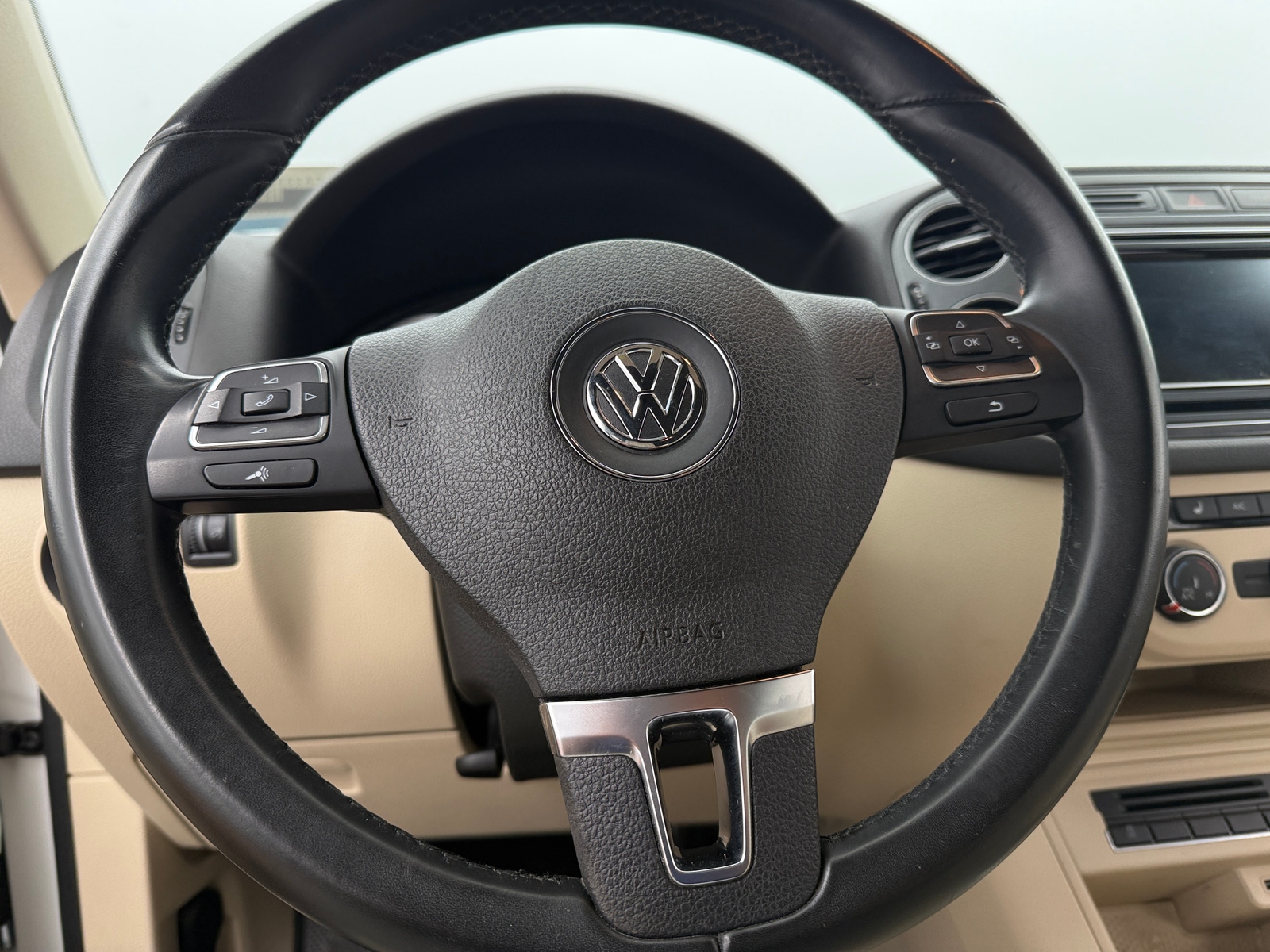 Thumbnail: 2017 Volkswagen Tiguan - 5