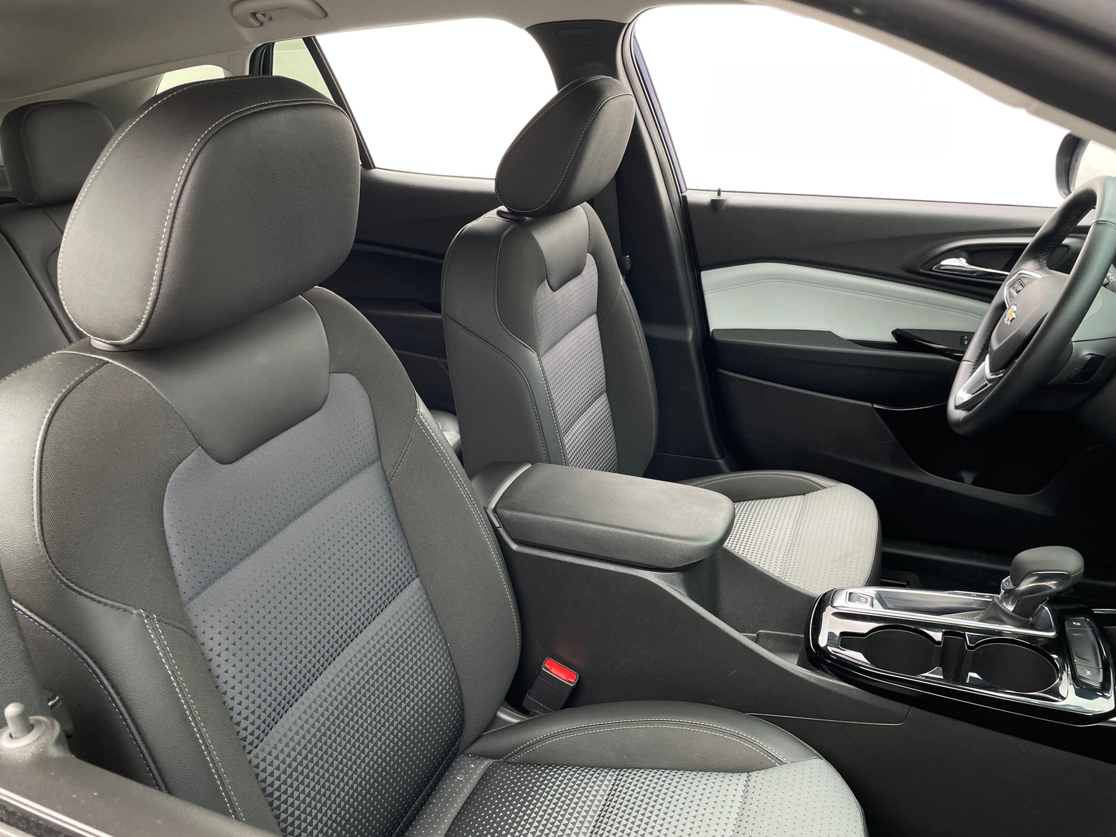 Thumbnail: 2024 Chevrolet Trax - 2