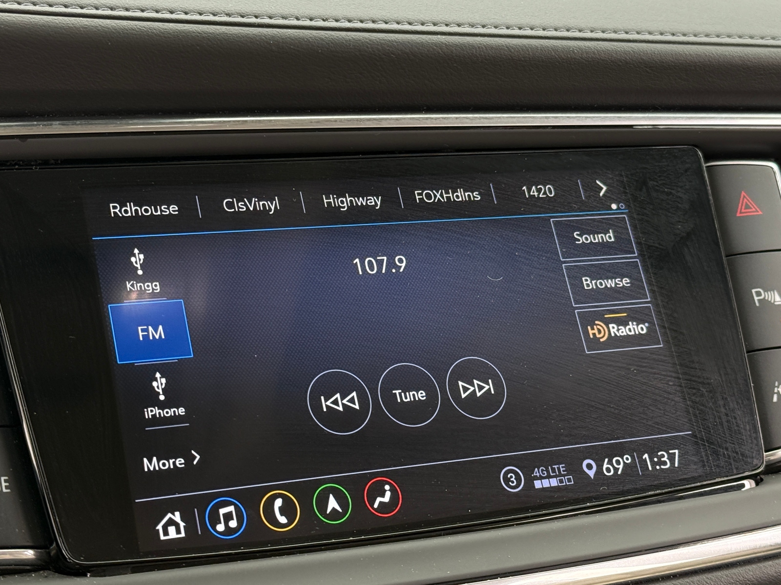 Thumbnail: 2021 Buick Enclave - 3