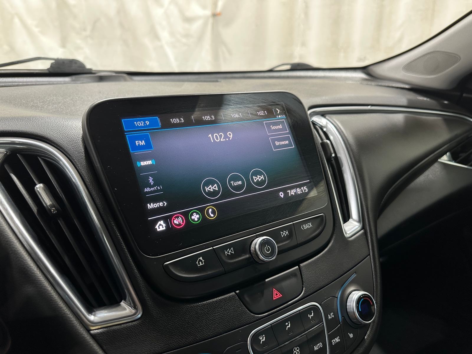 Thumbnail: 2019 Chevrolet Malibu - 4