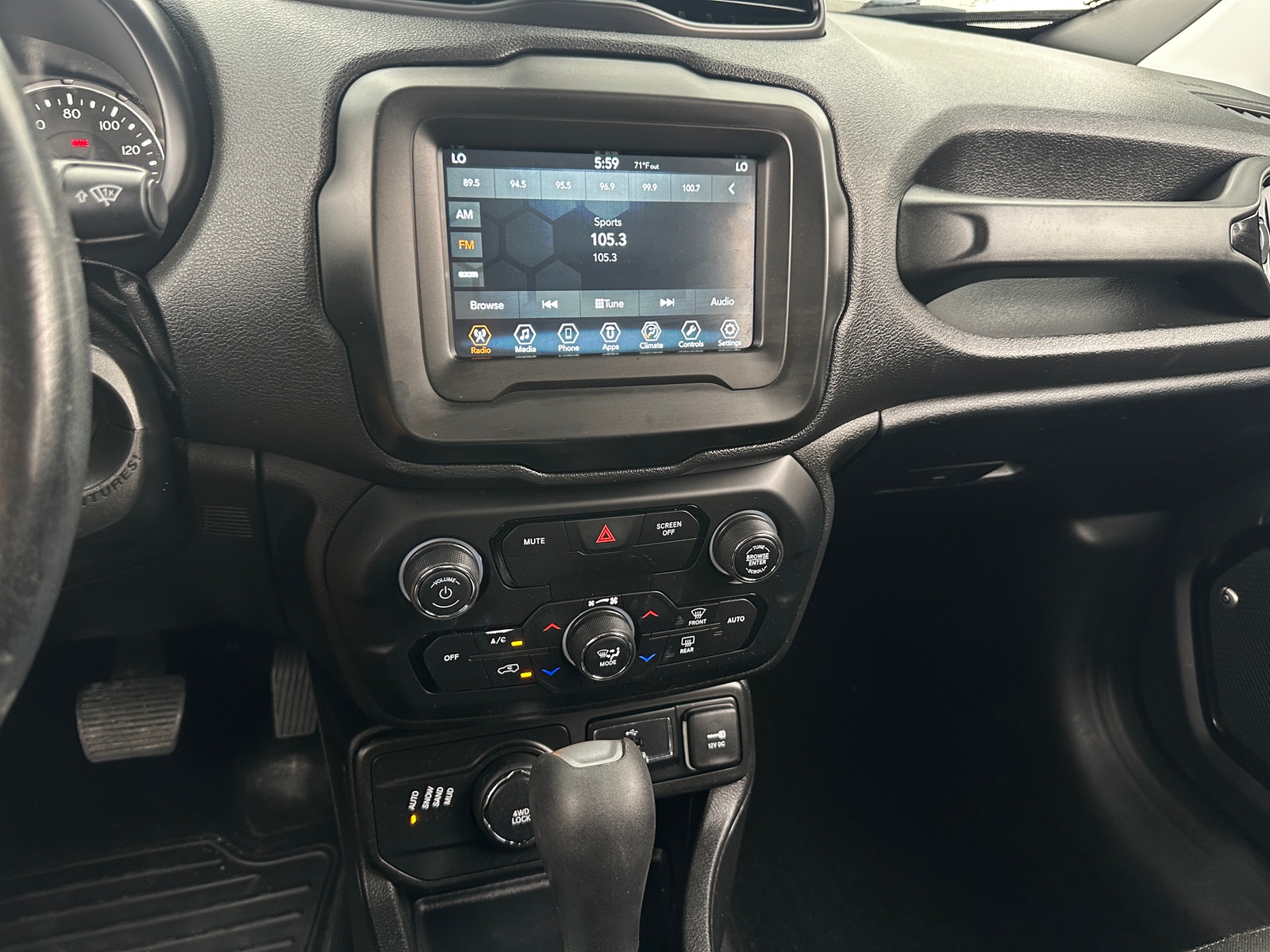 Thumbnail: 2018 Jeep Renegade - 4