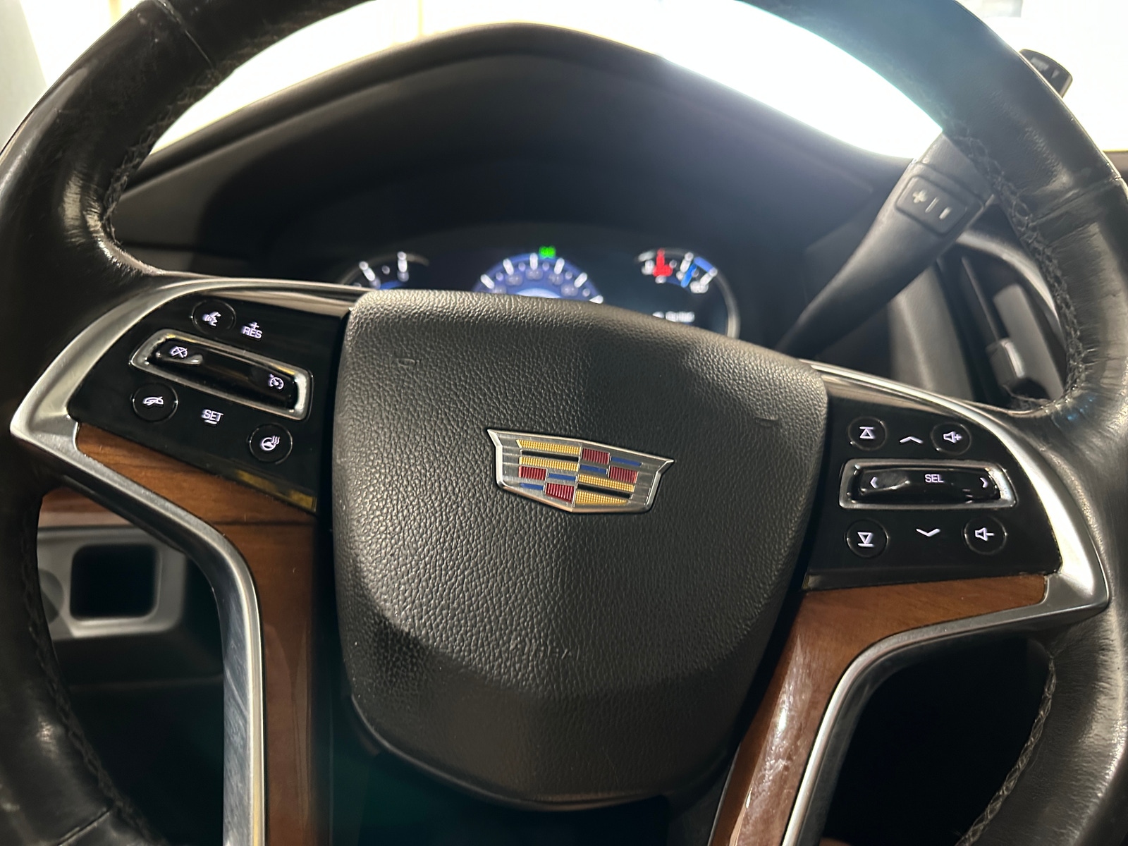 Thumbnail: 2019 Cadillac Escalade - 4