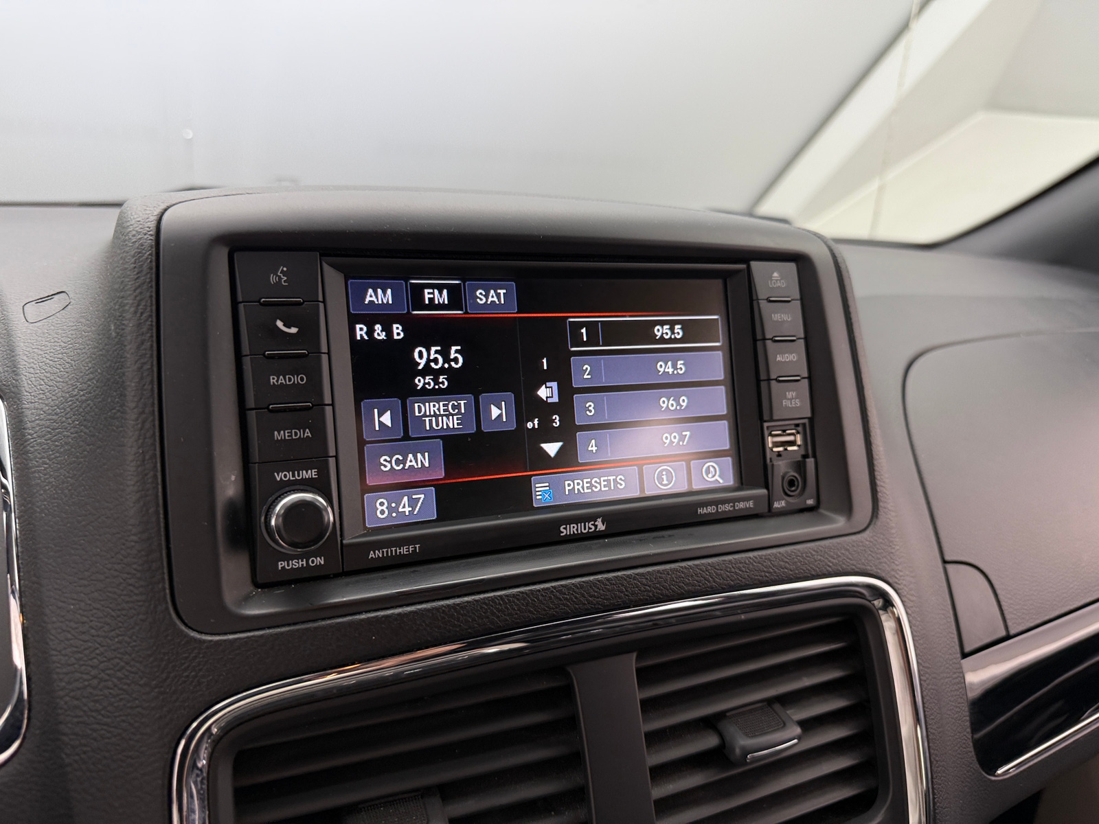 Thumbnail: 2019 Dodge Grand Caravan - 3