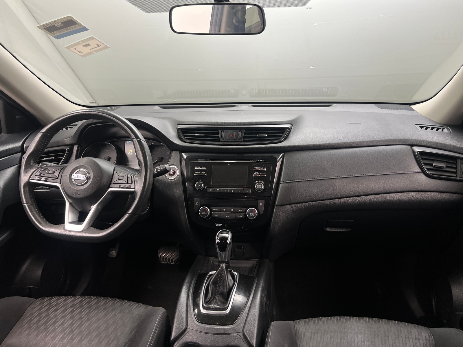 Thumbnail: 2017 Nissan Rogue - 3