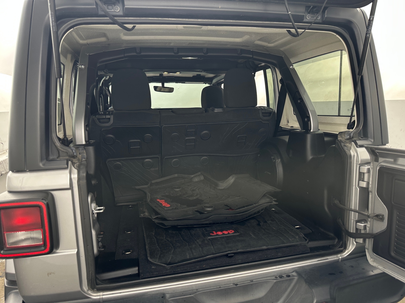 Thumbnail: 2019 Jeep Wrangler - 7