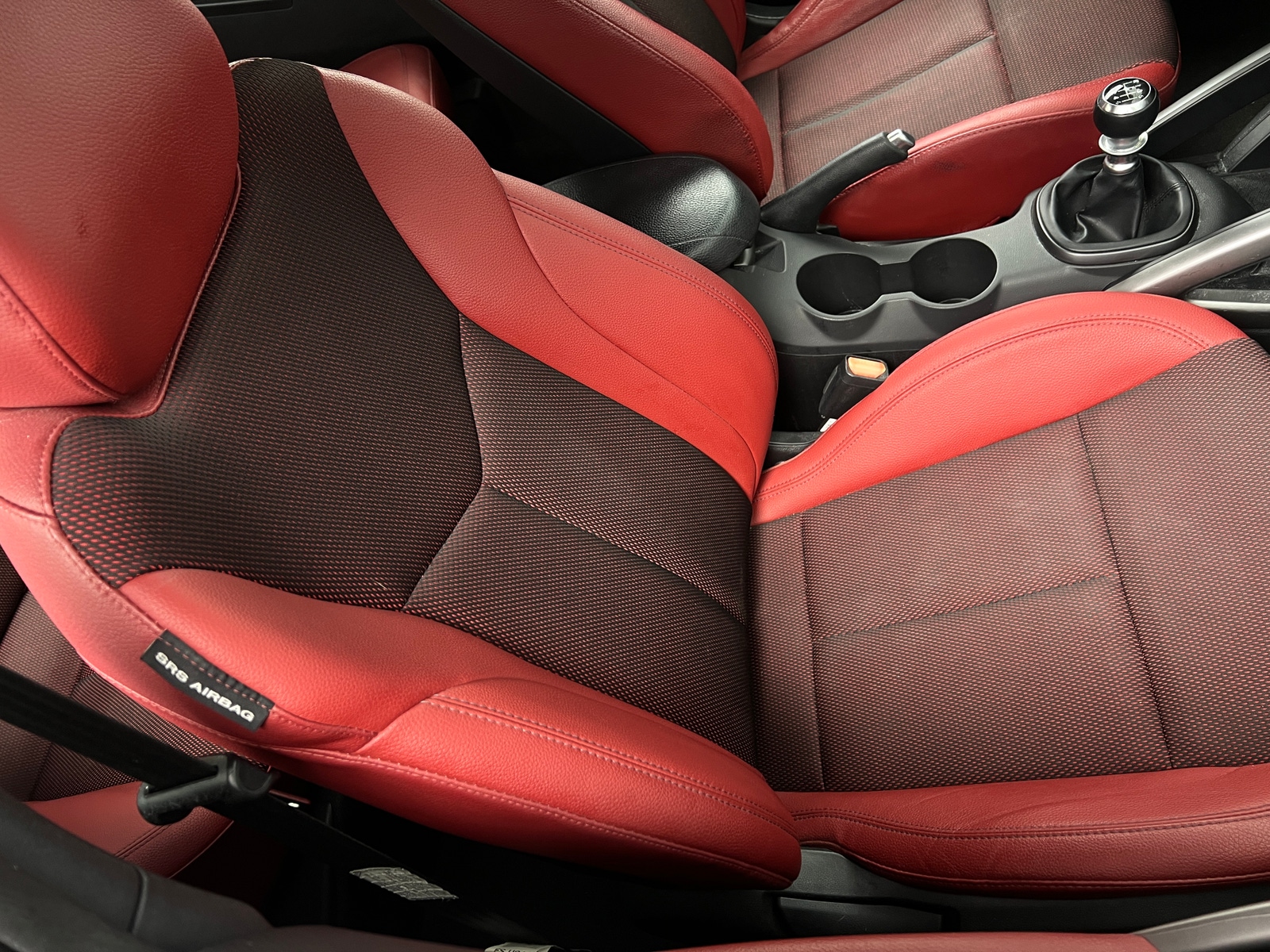 Thumbnail: 2014 Hyundai Veloster - 2
