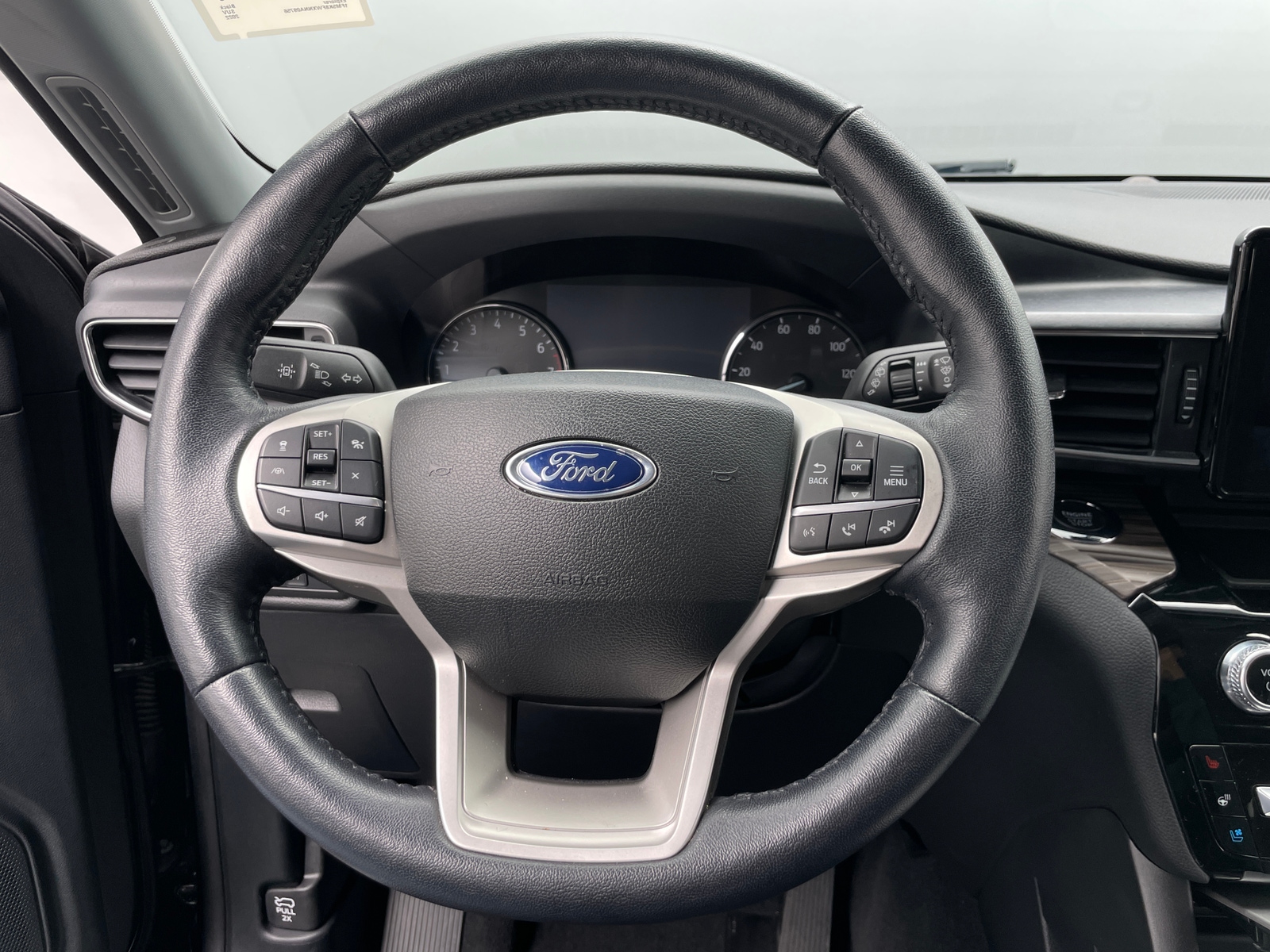 Thumbnail: 2022 Ford Explorer - 4