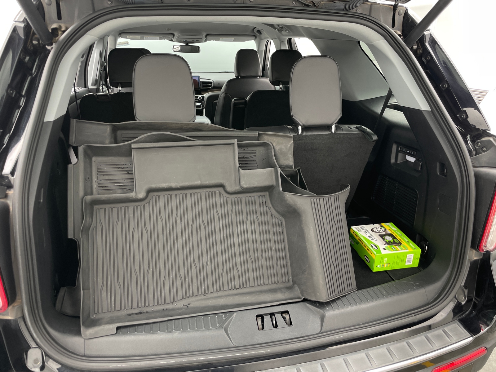 Thumbnail: 2022 Ford Explorer - 6