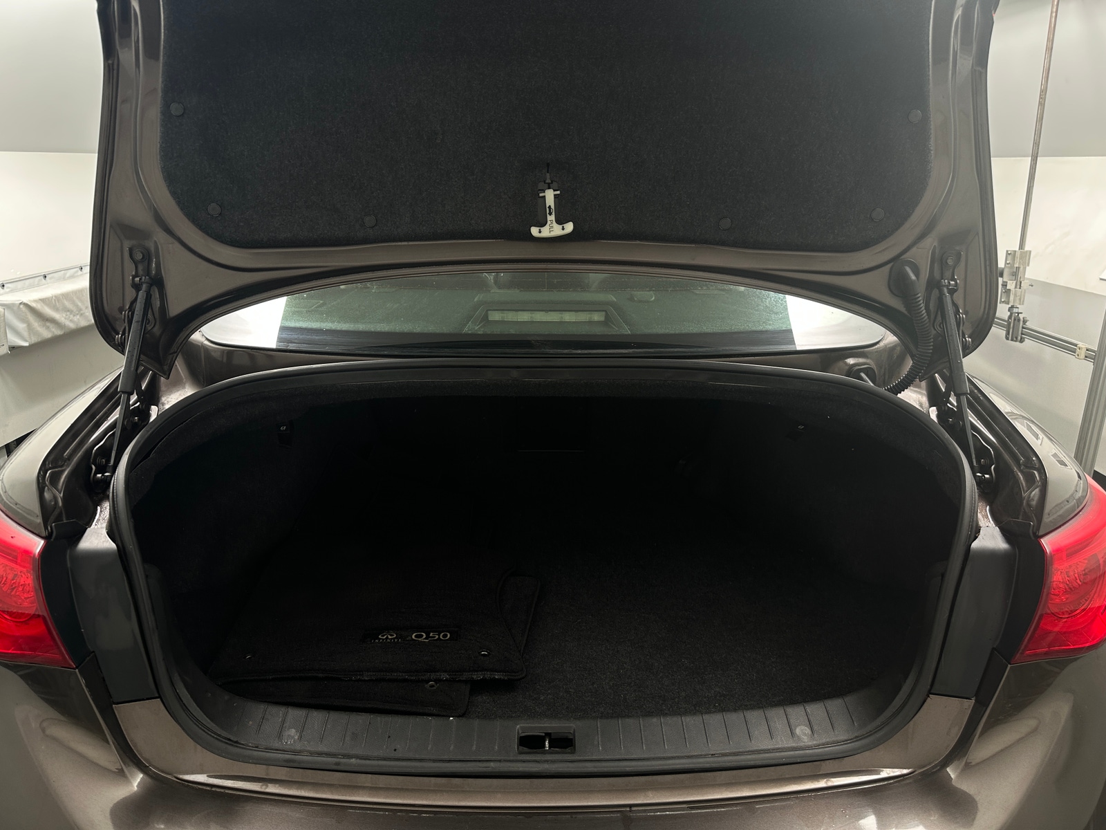 Thumbnail: 2014 INFINITI Q50 - 6