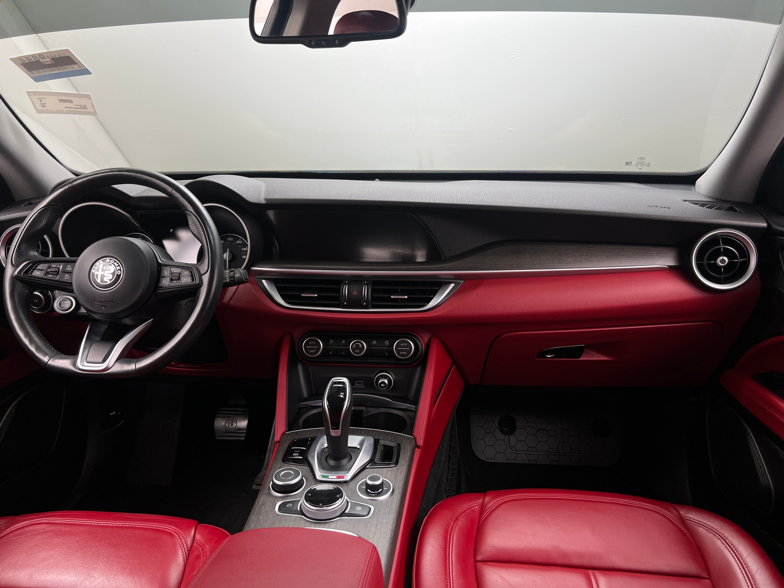 Thumbnail: 2020 Alfa Romeo Stelvio - 2