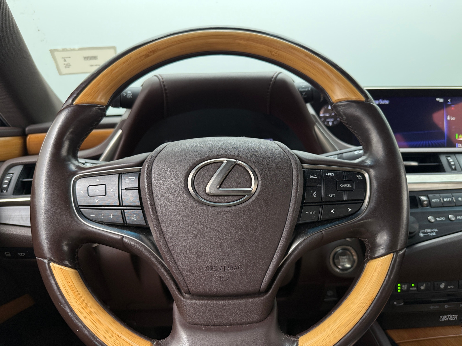 Thumbnail: 2019 Lexus ES - 5