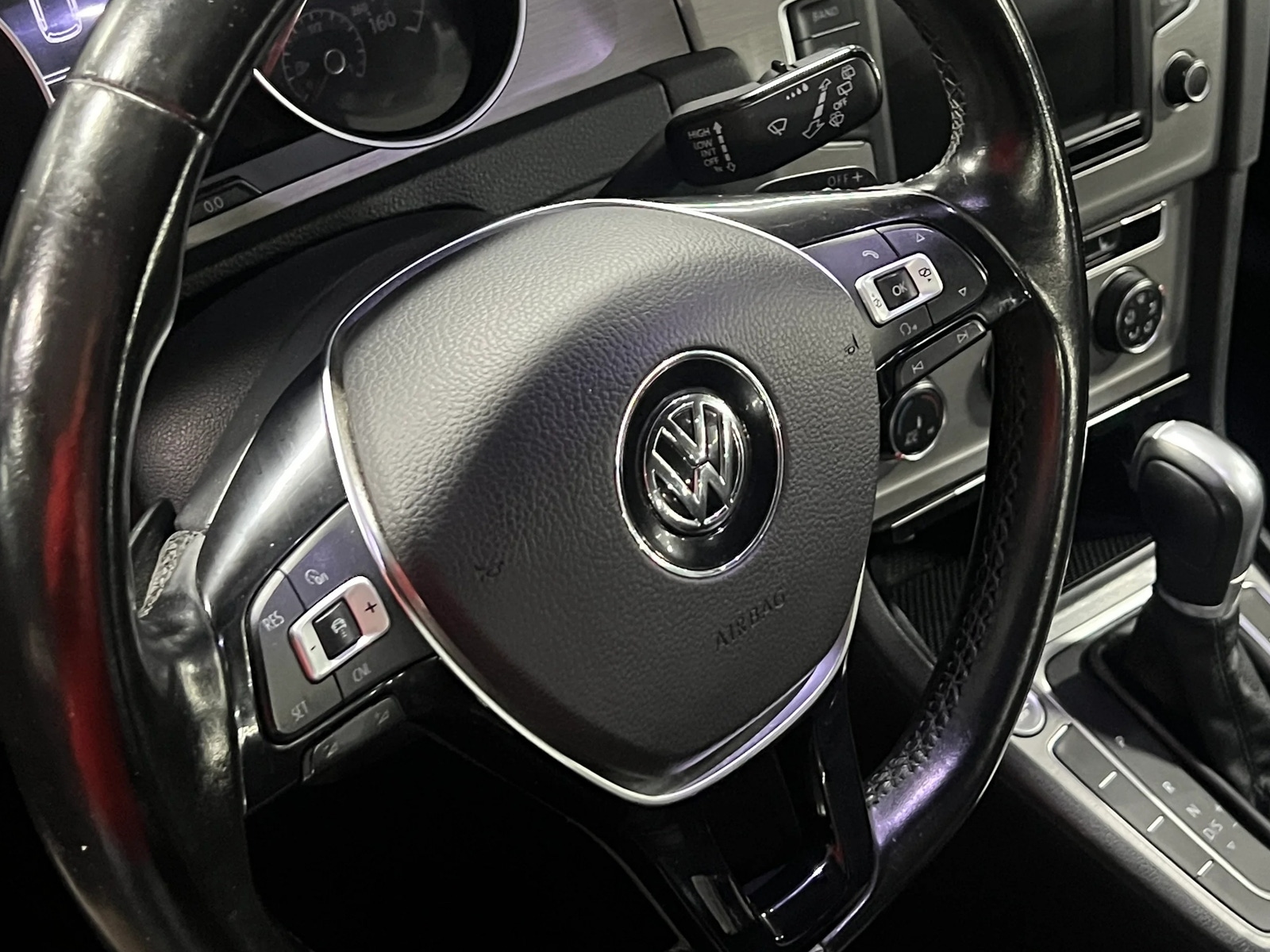 Thumbnail: 2016 Volkswagen e-Golf - 5